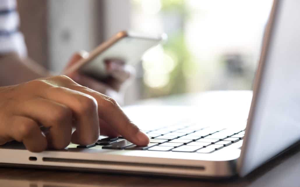 View of person using shopify fulfillment